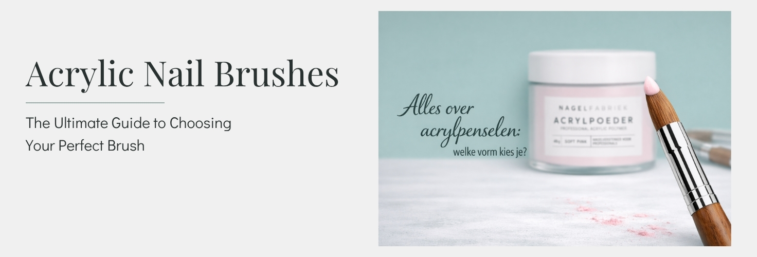 Acrylpenseel met acrylpoeder voor het zetten van acrylnagels